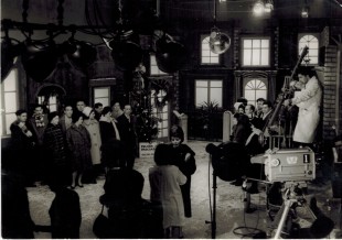 1963. Enregistrament d'un espot publicitari al plató de TVE